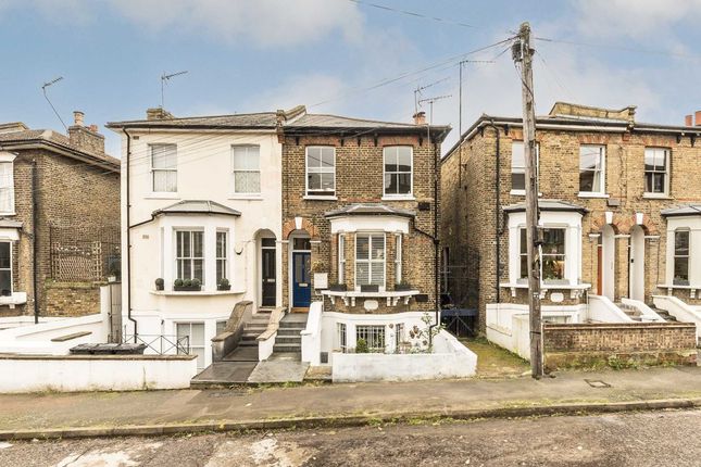 Thumbnail Maisonette for sale in Brookfield Road, London