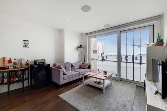 Flat for sale in Ingrebourne Apartments, Fulham, London