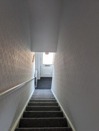 400, Denby Dale Road East, Wakefield photo 3