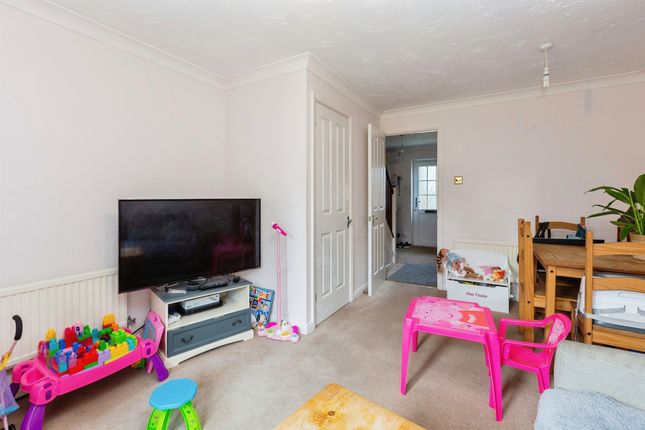 Terraced house for sale in Pearson Close, Aylesbury