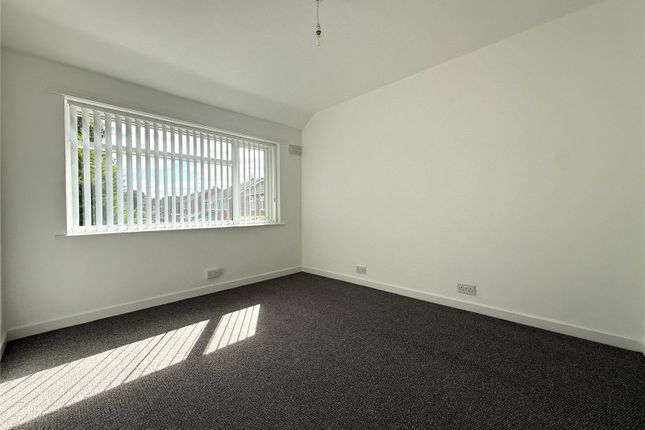 30, Farmbrook Avenue, Wolverham photo 4