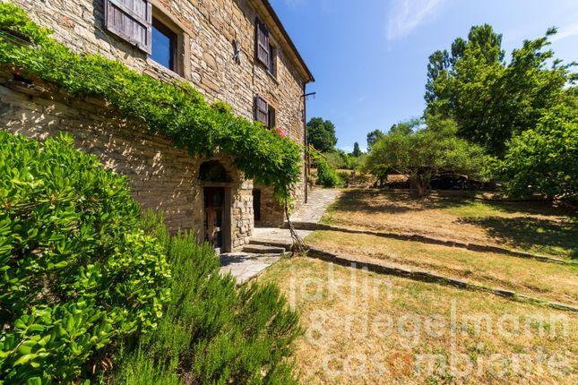 Country house for sale in Italy, Umbria, Perugia, Pietralunga