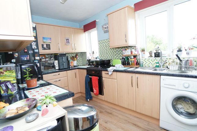 33, West Royd Road, Shipley photo 4