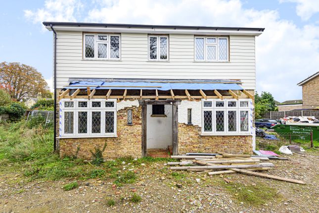 Thumbnail Detached house for sale in Vantorts Road, Sawbridgeworth, Hertfordshire
