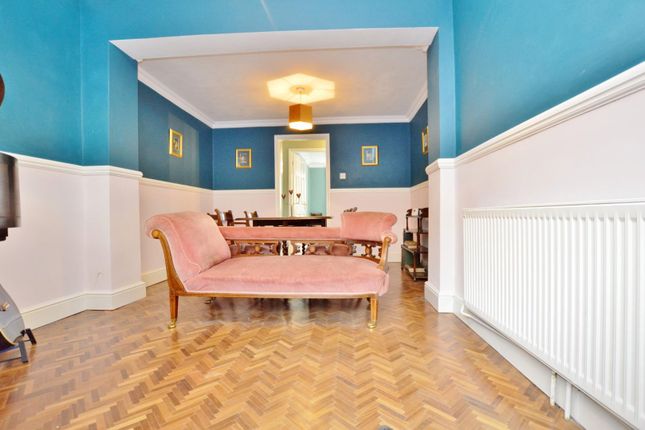 Flat for sale in Adine Road, Plaistow, London