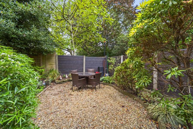 Clarendon Road, Sale photo 3