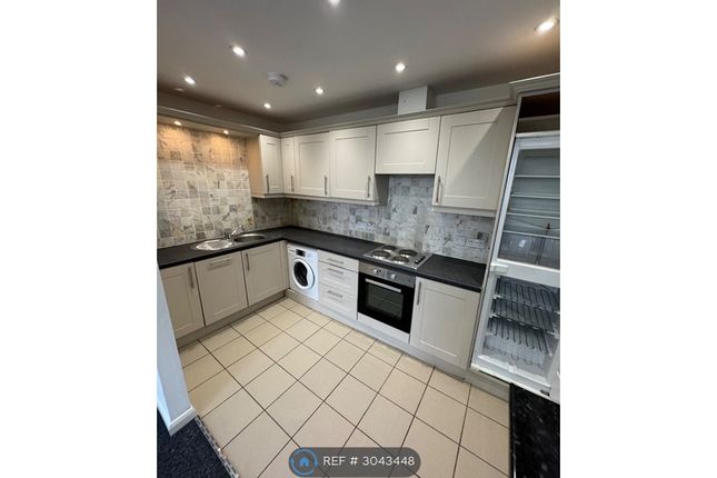 Flat, Lyme Place King St, Dukinfield photo 4