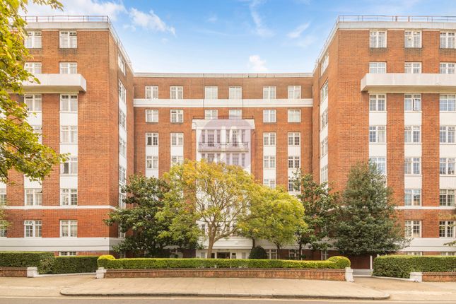 Flat to rent in Langford Court, 22 Abbey Road, St Johns Wood, London