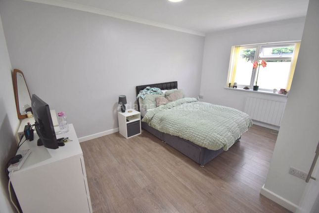 Studio 2, Pond Head Lane, Reading photo 2