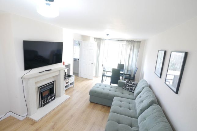 5, Robins Way, Hatfield photo 4