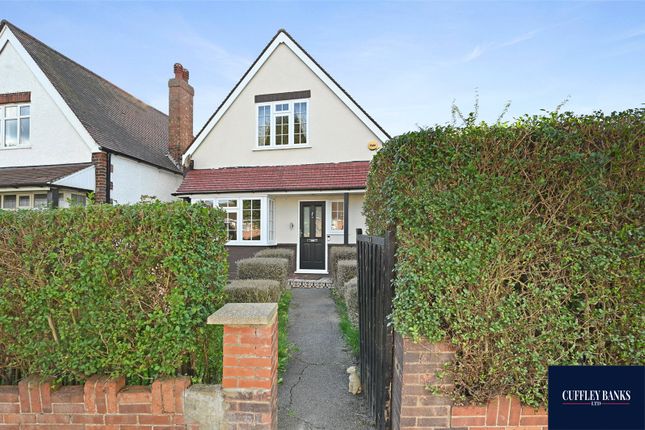 Thumbnail Detached house to rent in Eastmead Avenue, Greenford, Middlesex