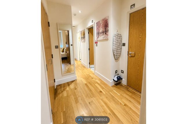 Flat, Drummond St, London photo 2