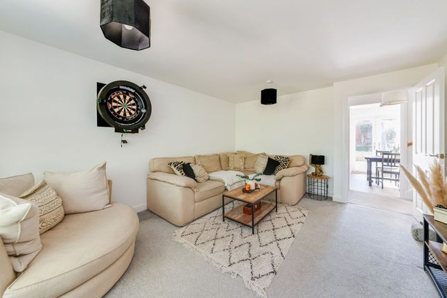 20 Durnells, Didcot photo 2