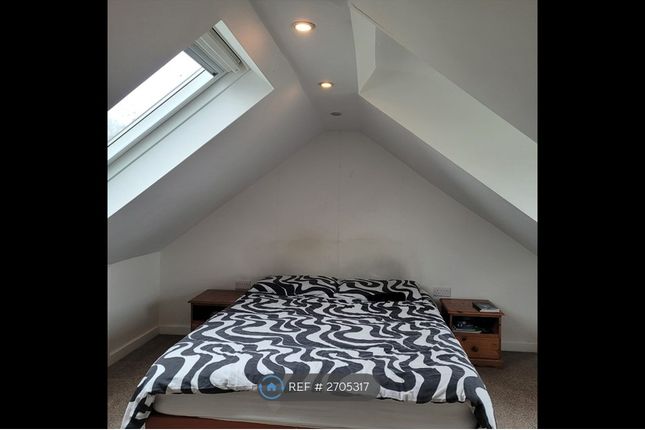 Main Bedroom With 2 Skylights