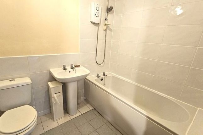 Flat to rent in Seagate, Dundee