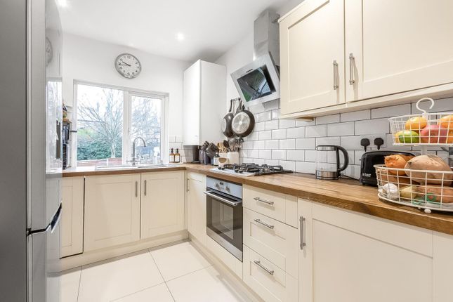 Flat 5, 147, Hamilton Road, London photo 3