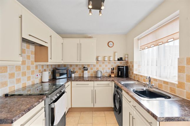 20, Bryn Derwen, Swansea photo 3