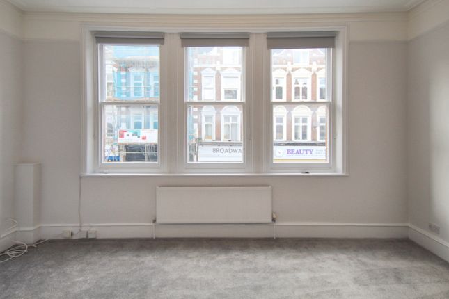 Thumbnail Flat to rent in Broadway Parade, (Ms065), Hornsey
