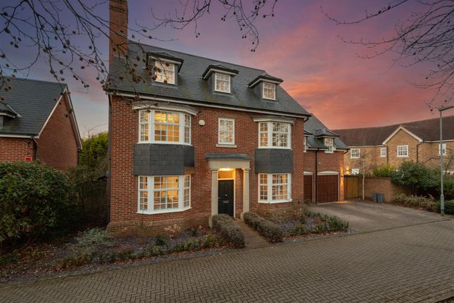 Thumbnail Detached house for sale in Gatcombe Crescent, Ascot