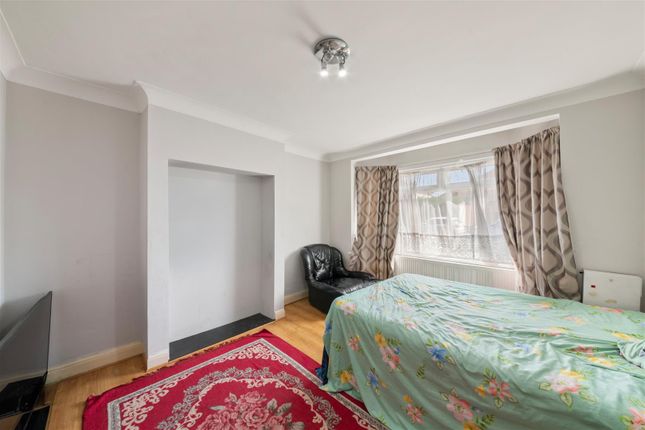 Barrack Road, Hounslow photo 3