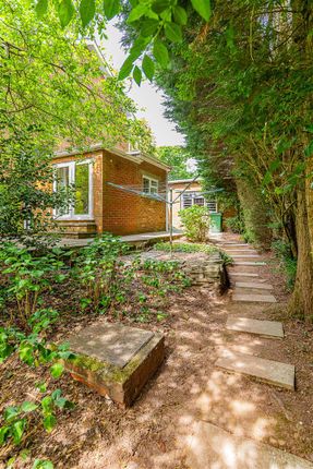 Hollybush Road 38-29.Jpg