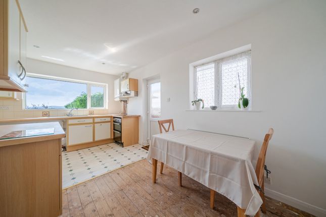 18, Willow Avenue, Devon photo 4