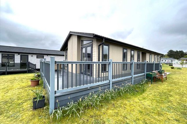 Thumbnail Mobile/park home for sale in Wolds Retreat, Brigg Road, Fonaby
