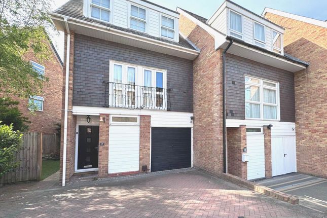 End terrace house for sale in Jason Close, Brentwood