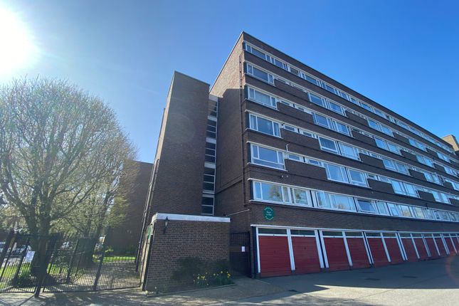 Thumbnail Flat to rent in Fair Acres, Bromley