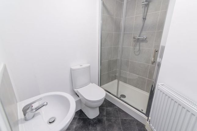 Room to rent in Wigan Road, Deane, Bolton.