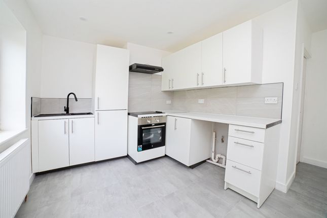 41, Firs Avenue, Alfreton photo 3