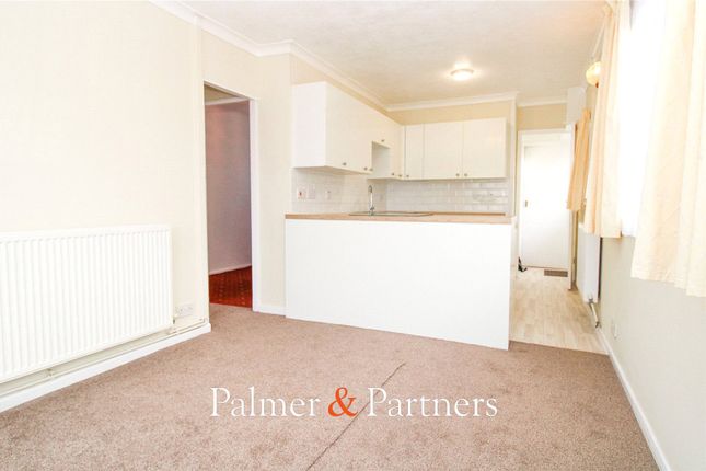 12, Buick Avenue, Clacton On Sea photo 3