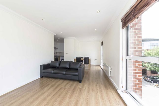Highwood Close, London photo 2