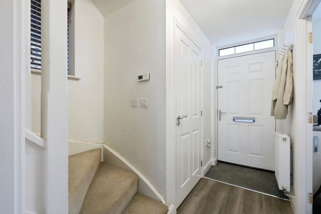 3, Lime Grove, Southam photo 2