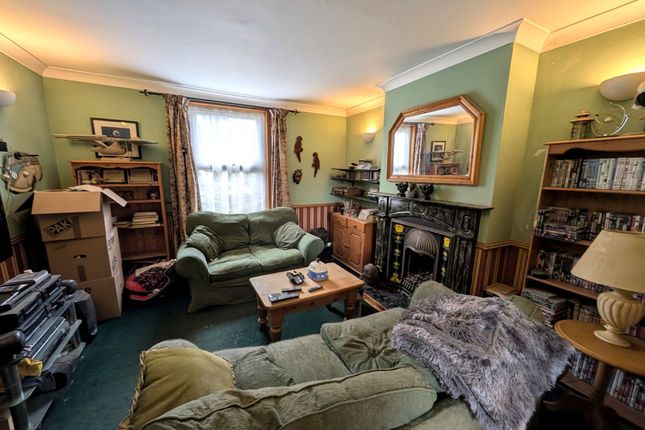 2 Kitchener Road, Leiston photo 3