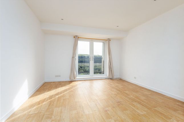 17 Galleon Court, Newquay photo 2