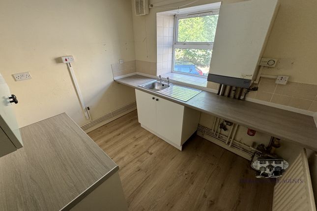 7 Carmel Flats, Victoria Street, Tonypandy photo 3