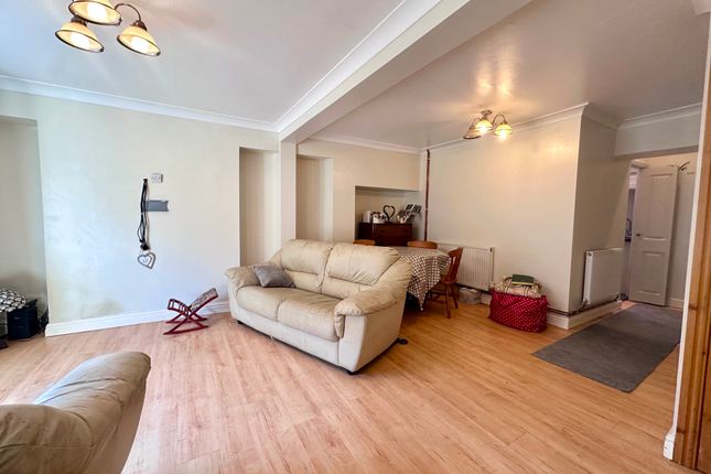 5 West Rhondda Road, Bridgend photo 4