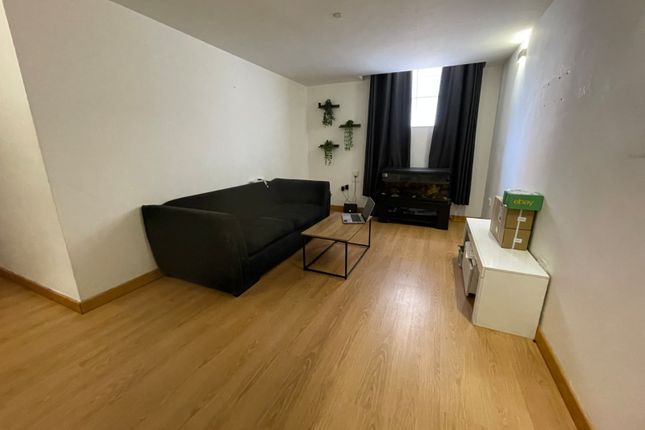 Flat 5, St. Georges Hall,, George Street, Kent photo 3