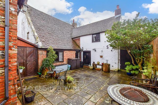 5-bed detached on The Homestead, North End Road, Arundel, £570,000