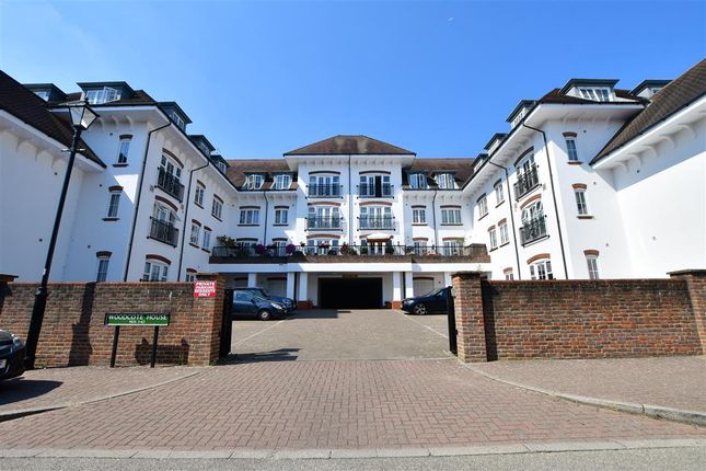 2 bed flat for sale in Updown Hill, Haywards Heath, West Sussex RH16