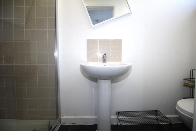 Room 6, 412, Southbury Road, Enfield photo 2