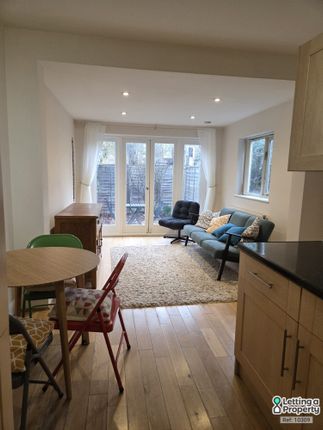 Midmoor Road, London photo 2