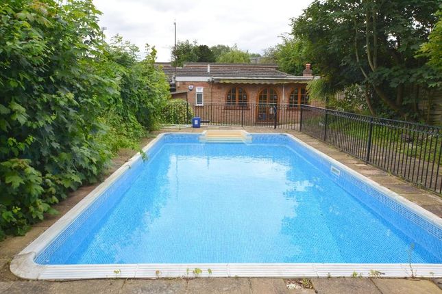 Thumbnail Bungalow for sale in Boltmore Close, London
