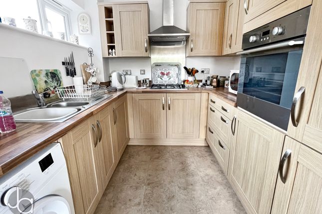 2, Bokhara Close, Colchester photo 3