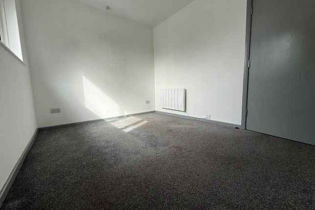 Flat 7, Cecil Court, Cecil Avenue, BRADFORD photo 5