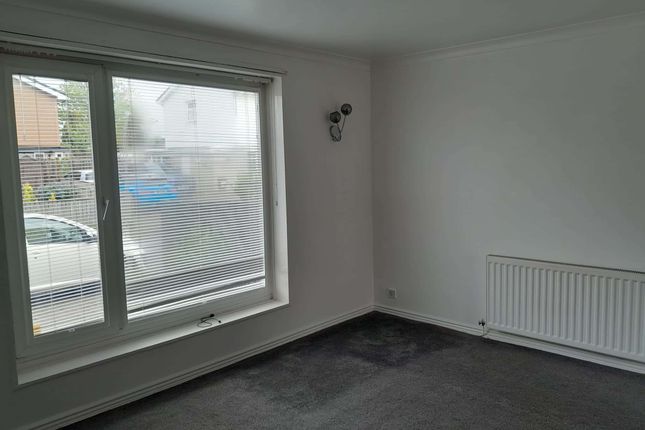 32, Patrick Crescent, South Hetton photo 4