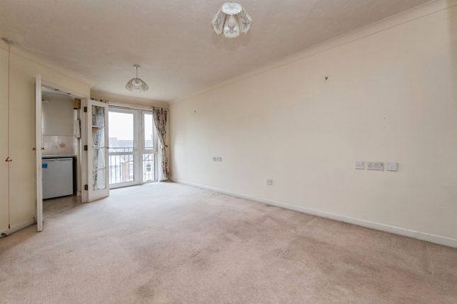 Flat 16, Montpelier Court, St. Davids Hill, Exeter photo 3
