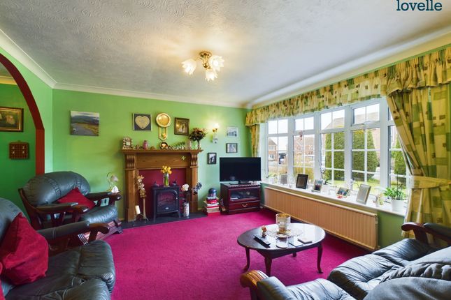 25, Lincoln Drive, Caistor photo 3
