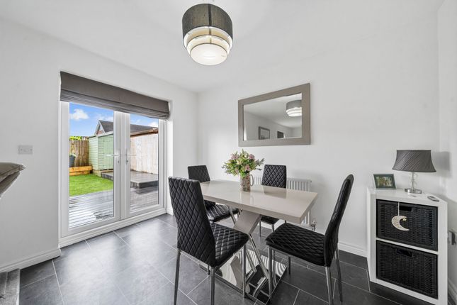 14 Farm Croft Drive, Warrington photo 4